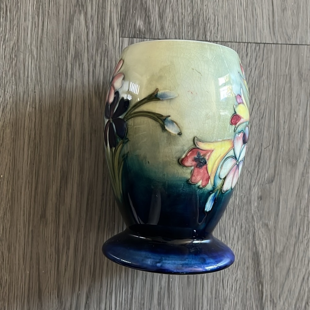 Floral Ceramic Vase with Blue Base vintage! - Picture 2 of 6